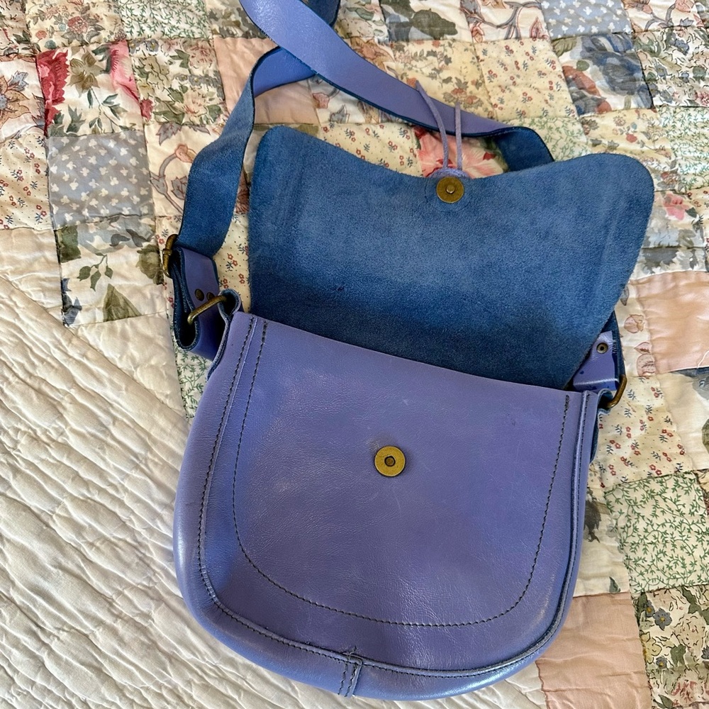 Indigo leather cross body bag from Croatia - Picture 3 of 5